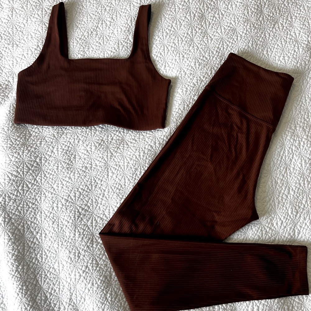 GIRLFRIEND COLLECTIVE : Brown RIB set in size Medium